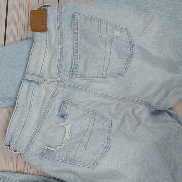 American Eagle Highrise Mom Jean, Sz 2 or 4 - Picture 4 of 5